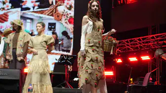 Niğde'nin bereketli toprakları podyuma taşındı: Çöpe gidecekler sanat eserine dönüştü