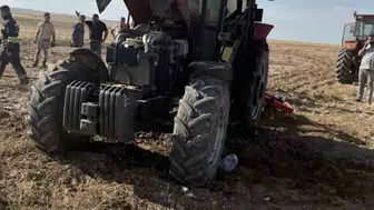 Bozan Mahallesi'nde korkutan anlar: Traktör alevlere teslim oldu