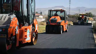 Kopçu Mahallesi'nde asfalt mesaisi: Salça kazanı başında modern yol konforu