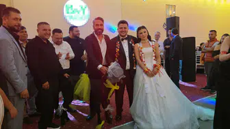 Adana'daki düğünde takı yerine canlı sürpriz: Damat şaşkınlığını gizleyemedi