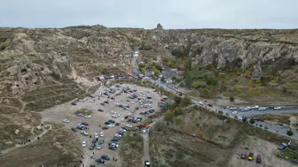 Göreme'de turistik gezi kabusa döndü: Peribacasından kopan dev kaya kütleleri can aldı