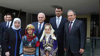 Binali Yıldırım'dan Uşak'ta eğitime dev destek: Geleceğin mimarları için yeni kapılar açıldı