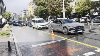 Güngören'de raylı sistem hattında korkutan kaza: Minibüsle çarpıştı