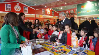 Kahta'da Edebiyat Rüzgarı: 12 Bin 500 Öğrenciye Kitap Müjdesi