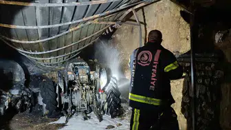 Koçak Mahallesi'nde korku dolu anlar: Traktör yangını tarım ekipmanlarını küle çevirdi