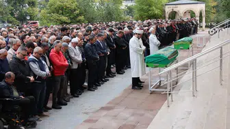 Erzincan'da hüzünlü veda: İki isim son yolculuğuna uğurlandı