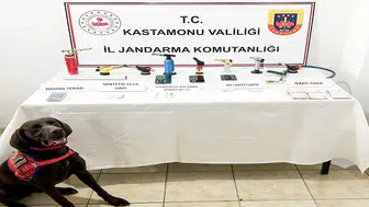 Kastamonu'da zehir tacirlerine jandarma darbesi: 39 telefon ele geçirildi