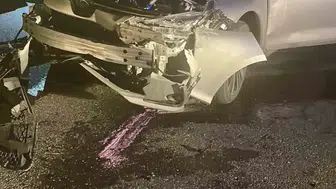 Kaynarca'da direksiyon hakimiyeti kaybolunca bariyerlere savruldular