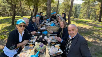 Şehrin gürültüsünden uzaklaştılar: Karagöl Yaylası'nda huzur dolu bir gün