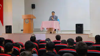 Gençlere İmam Hatipli Olmanın Sorumluluğunu Anlattı