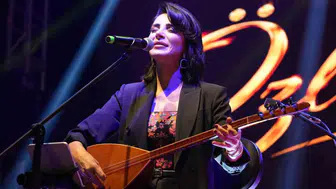 Kırıkkale'de Cumhuriyet coşkusu Özlem Özdil'in türküleriyle zirveye ulaştı
