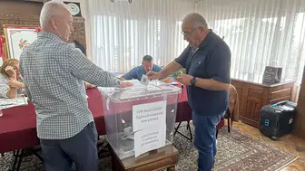 Trakya'da sandık mesaisi: Çifte vatandaşlar Bulgaristan'ın geleceği için oy veriyor