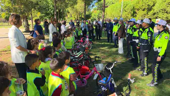 Nazilli'de trafik eğitimi şenliğe dönüştü: Minikler hem öğrendi hem eğlendi
