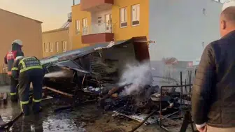 Kahta'da akşam saatlerinde korkutan çatı yangını