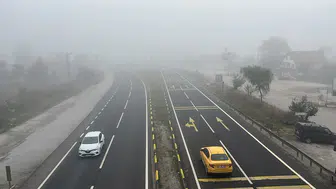 Bolu Dağı'nda sabah saatlerinde görüş mesafesi 30 metreye kadar geriledi