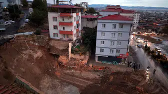 Kahramanmaraş'ta temel kazısı kabusu: Müteahhit kaçtı, mahalleli çaresiz kaldı