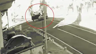 Çorlu'da korkutan kaza: Ticari taksi çarpışmanın şiddetiyle ters döndü
