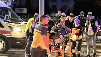Adapazarı'nda gece yarısı dehşeti: Üç aracın karıştığı zincirleme kazada dört kişi hastanelik oldu