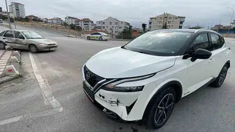 Karaman'da sabah trafiğinde korkutan kaza: İki araç kavşakta birbirine girdi