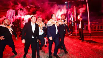 Yuntdağı’nda meşaleli karşılama: Başkan Dutlulu’dan sahada çözüm sözü