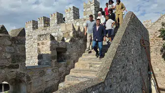 Marmaris'in kadim surları Alanyalı gençleri ağırladı