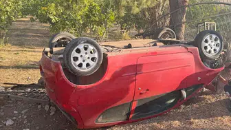 Yola dökülen mıcır bir aileyi yasa boğuyordu: Sürücü direksiyon hakimiyetini kaybetti