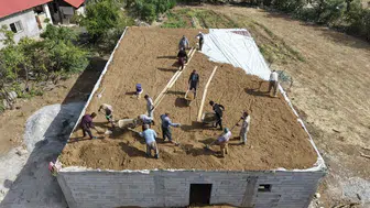 Hakkari'de Modern Zamanın Unutulmayan Ritüeli: Bir Çatı İçin Birleşen Eller