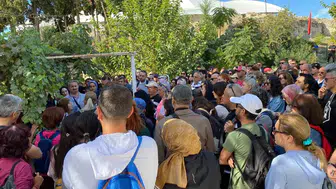 Tarih ve doğa iç içe: Kuşadası'nda trekking tutkunları rotayı Kadıkalesi'ne çevirdi