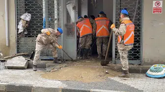 Ayazağa'da çamur deryasına dönen sokaklarda jandarma seferberliği: Felaketin izleri siliniyor