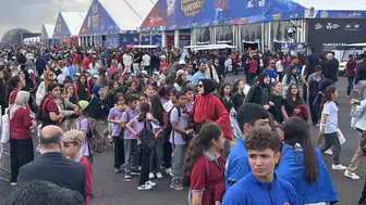 Şanlıurfa'da Gökyüzü ve Teknoloji Aşkı: GAP Havalimanı'nda Tarihi Kalabalık