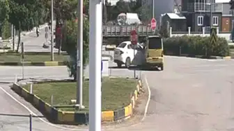 Fethiye'de kavşak dehşeti: Güvenlik kamerası o anları saniye saniye kaydetti