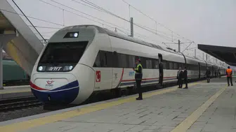 Edirne'de raylar üzerinde yeni bir devir: Hızlı trenle Çerkezköy yolculuğu 50 dakikaya indi