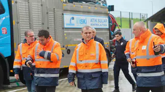 Büyükçekmece'de fırtına alarmı: Belediye ekipleri sahada teyakkuzda