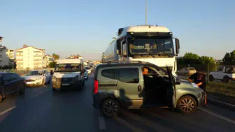 Manavgat yolunda dehşet anları: Tanker hafif ticari aracı metrelerce sürükledi