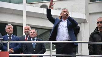 Özgür Özel'den Artvin'de iddialı çıkış: Yenilgiye alışmak bizim kitabımızda yazmaz