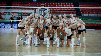 Karşıyaka taraftarına voleybol şöleni: Tribünler kapılarını ücretsiz açıyor