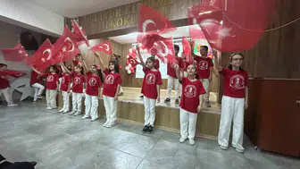 Erzurum'da miniklerden Cumhuriyet'e 103. yıl selamı