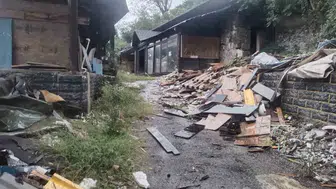 Beykoz'da üç yıldır süren sessizlik: Ekmek teknesi harabeye döndü, müteahhit ortadan kayboldu