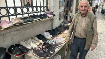 Van'daki küçük dükkânda yarım asırlık iyilik: İhtiyaç sahipleri çekinmesin diye 'satılık' yazıyor