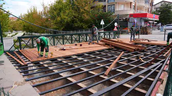 Gölbaşı'nın iki gözde parkında hummalı çalışma: Hem kanal temizlendi hem köprüler yenilendi