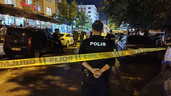 Batman'da akşam saatlerinde dehşet anları: Restorana motosikletli baskın