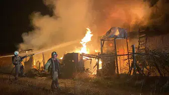 Gece yarısı şantiye alanında korkutan alevler: İşçilerin barındığı konteyner küle döndü