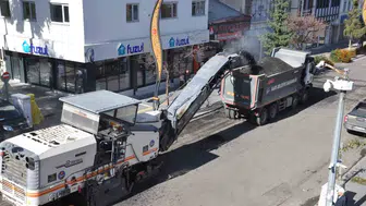 Kars'ta kış kapıya dayandı: Ekipler Kazımpaşa Caddesi'nde zamana karşı yarışıyor