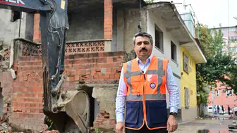 Yıldırım'da eski binalar tarihe karışıyor: Modern yaşam için ilk kepçe vuruldu