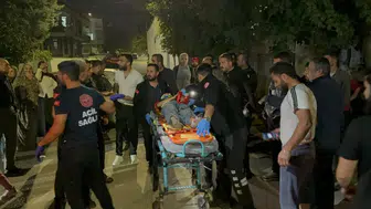 Adıyaman'da kavşak kazası: İki çocuk bisiklet sürerken otomobilin hedefi oldu