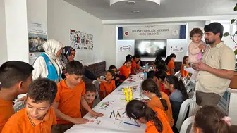 Minik ellerden Gazze'ye sevgi köprüsü: Boyalarla barış çağrısı