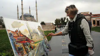 Selimiye'nin gölgesinde fırça darbeleri: Balkanlar'ın sanatçıları Edirne'de buluştu