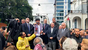 Özgür Özel'den Artvin'de sert çıkış: İktidarın fon oyunlarıyla kendi seçmenini bile soyduğu bir düzen var