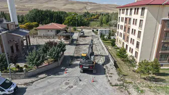 Bünyan'da ulaşım hamlesi: TOKİ sakinlerinin beklediği yol için ilk kazma vuruldu