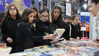 Denizli'de Edebiyat Rüzgarı: 200 Bin Kitapsever Fuar Alanına Akın Etti